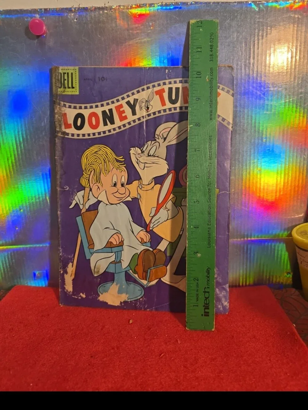 082526 Vintage Looney Tunes Comic Book April 1966 black shelf 6